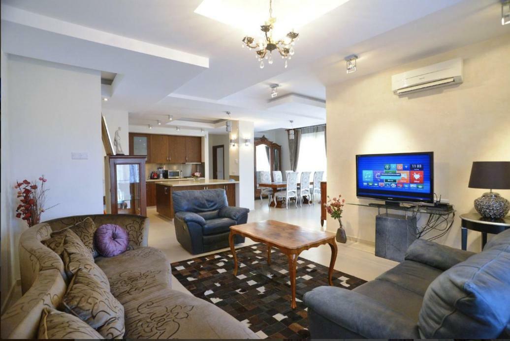 Апартаменты Huge Penthouse With Private Pool Пафос Экстерьер фото
